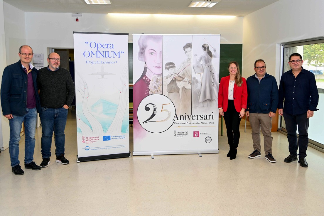 El Conservatorio Josep Climent de Oliva celebra sus 25 años de dedicación profesional a la música
