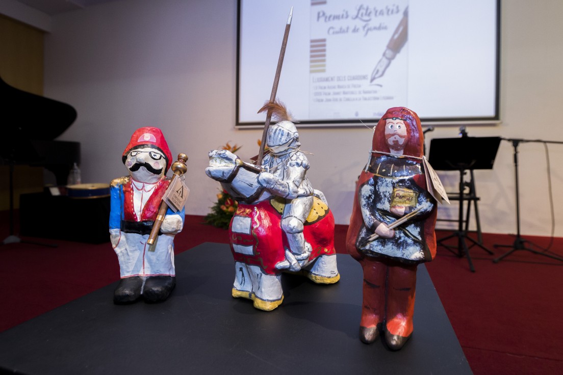 El Teatro Serrano acoge la Gala Premios Literarios Ciudad de Gandia 2022