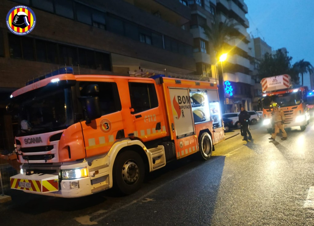 Un hombre atendido por inhalación de humo en un incendio en Tavernes