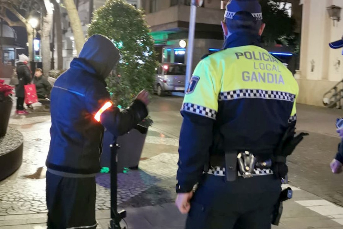 Luminosos y reflectantes para circular en bicicleta o patinete por Gandia