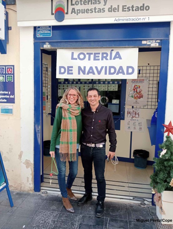 60.000 euros de una serie del 5º premio de Navidad vendida en la calle Major de Gandia