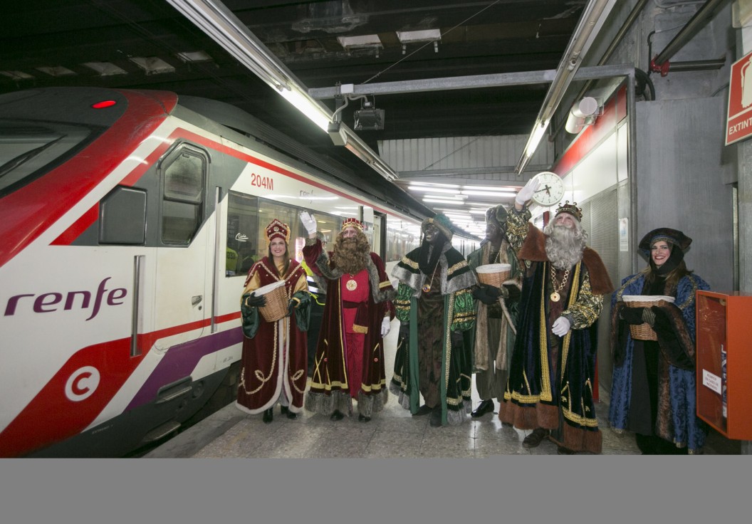 Los Reyes Magos llegan a Gandia esta tarde en tren a la Estación de Renfe