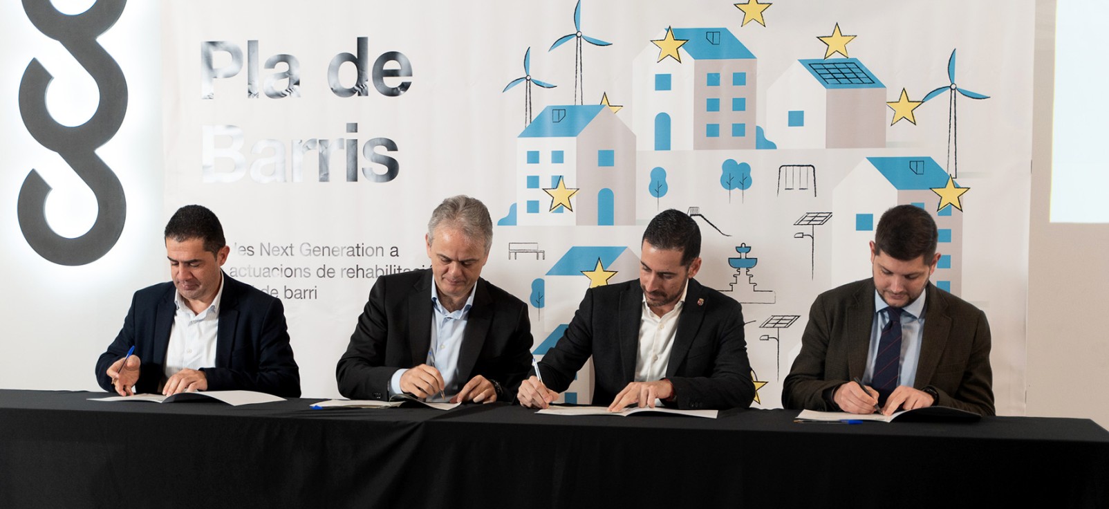Oliva y Gandia firman con la Generalitat el acuerdo para destinar más de 10 millones a rehabilitar barrios vulnerables