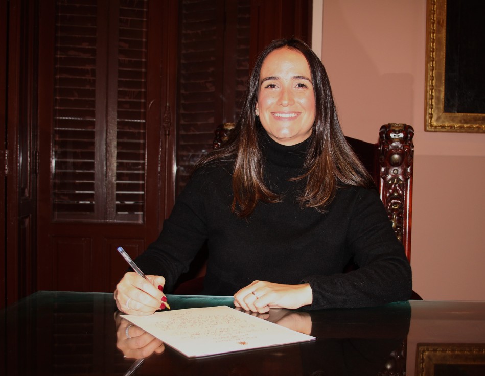 Blanca Sapena Gotor toma posesión como nueva notaria de La Font d’en Carròs