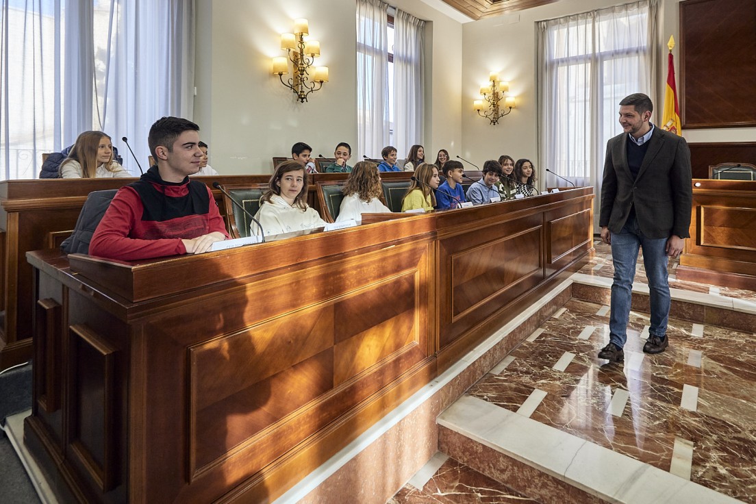 Gandia reconoce a los alumnos del premio Extraordinario al Rendimiento Académico en Primaria del curso 2021-2022