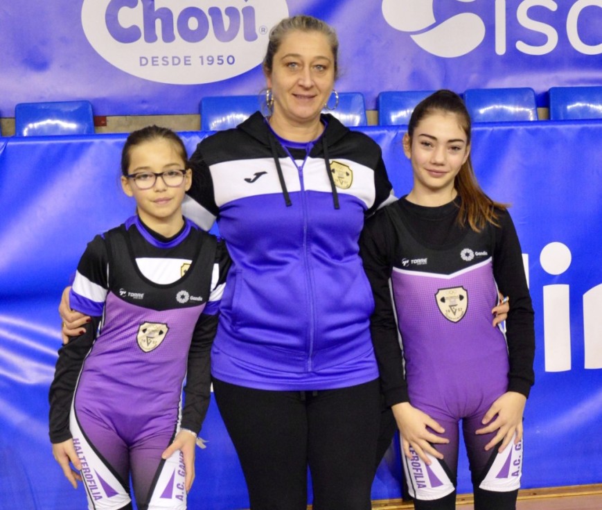 África Fernández y Yuna López, medallistas en el Campeonato de España Escolar