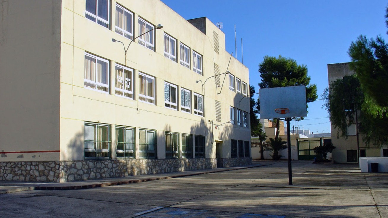 Tavernes licita la redacción del proyecto de ampliación y remodelación del colegio Sant Miquel