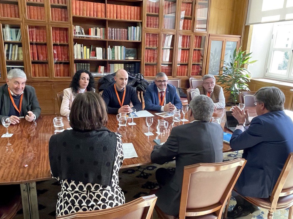 Tavernes reclama en Madrid soluciones a la regresión de las playas y el Gobierno contesta no a los arrecifes