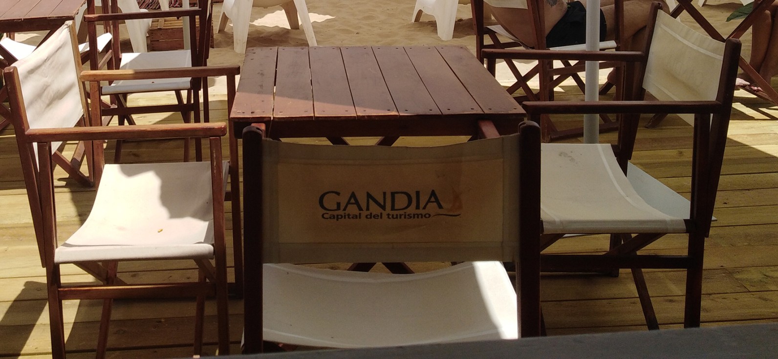 El dueño de un chiringuito de la playa de Gandia se enfrenta a dos años de cárcel por abuso sexual a una empleada
