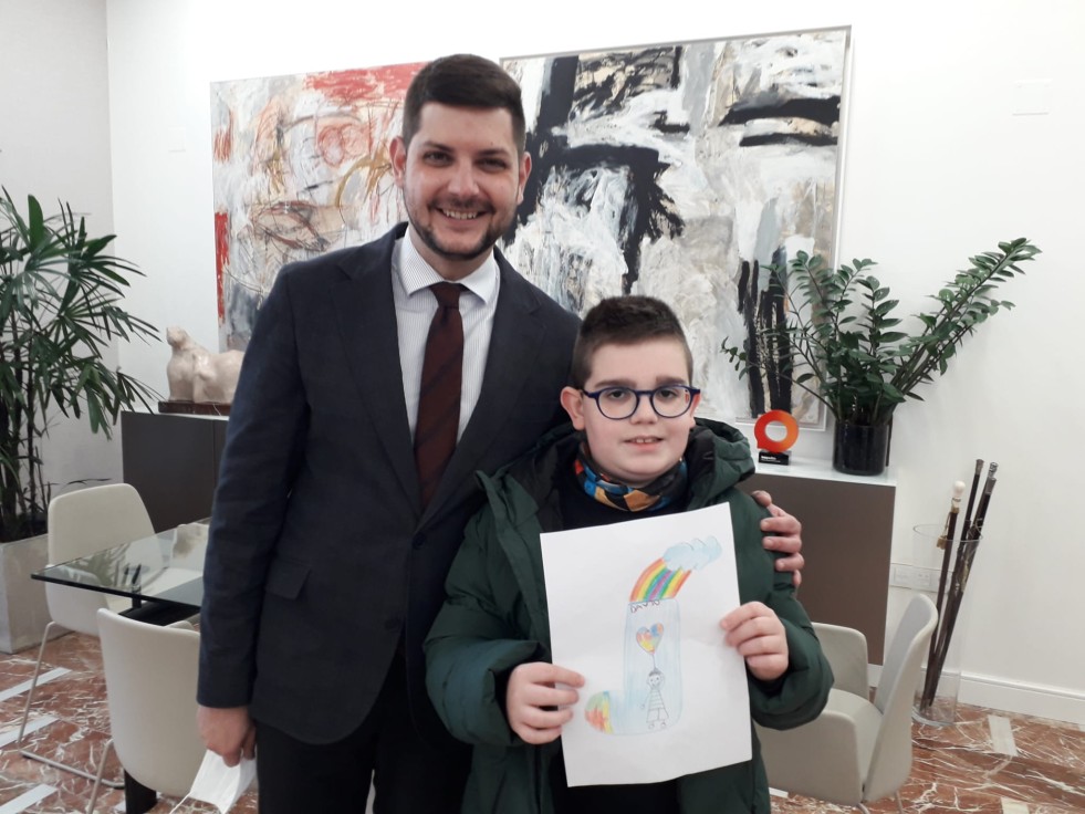 Gandia apoya la candidatura de David Martínez Navas para los Premios de la Paz 2023 Kids Rights