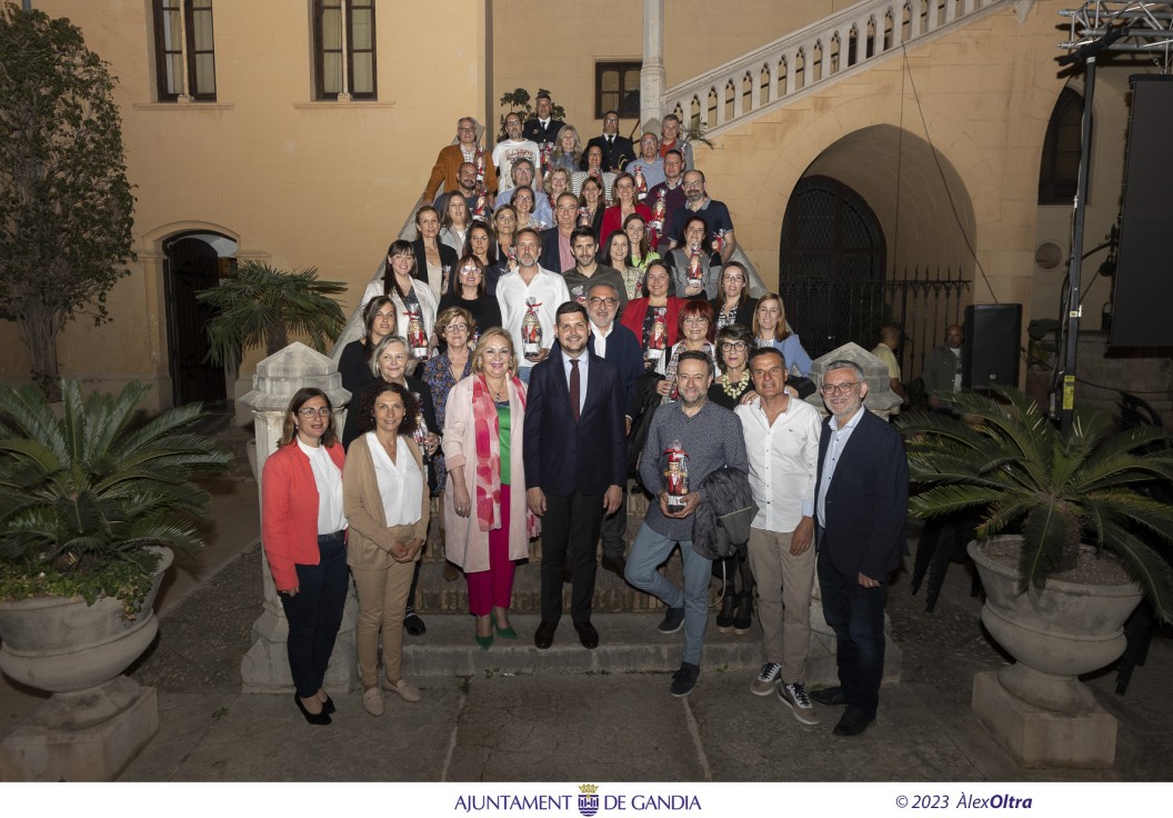 Gandia entrega los premios de reconocimiento y agradecimiento en la comunidad educativa de la ciudad