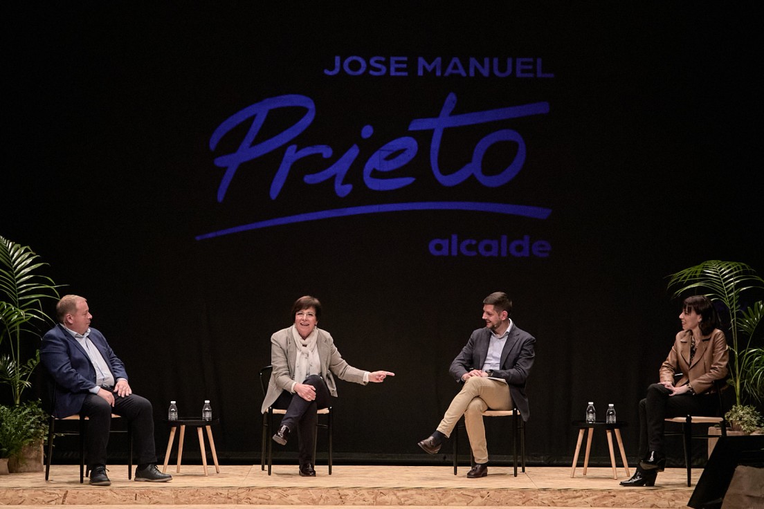 Prieto desborda el Teatro Serrano con mil asistentes en su acto de presentación como candidato a la alcaldía de Gandia
