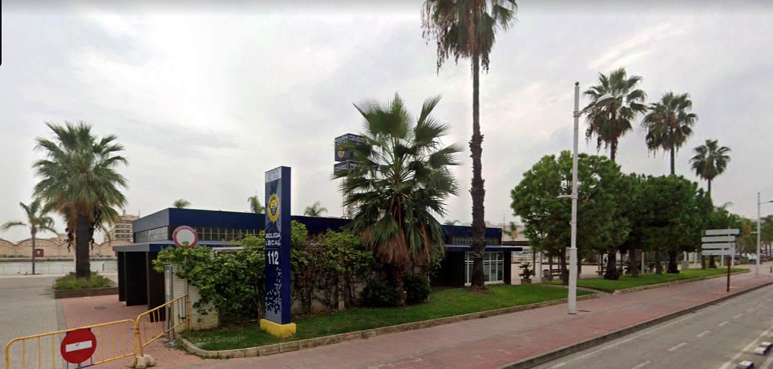 El Partido Popular de Gandia lamenta que el retén de la Policía Local estuviera cerrado mientras la playa estaba llena