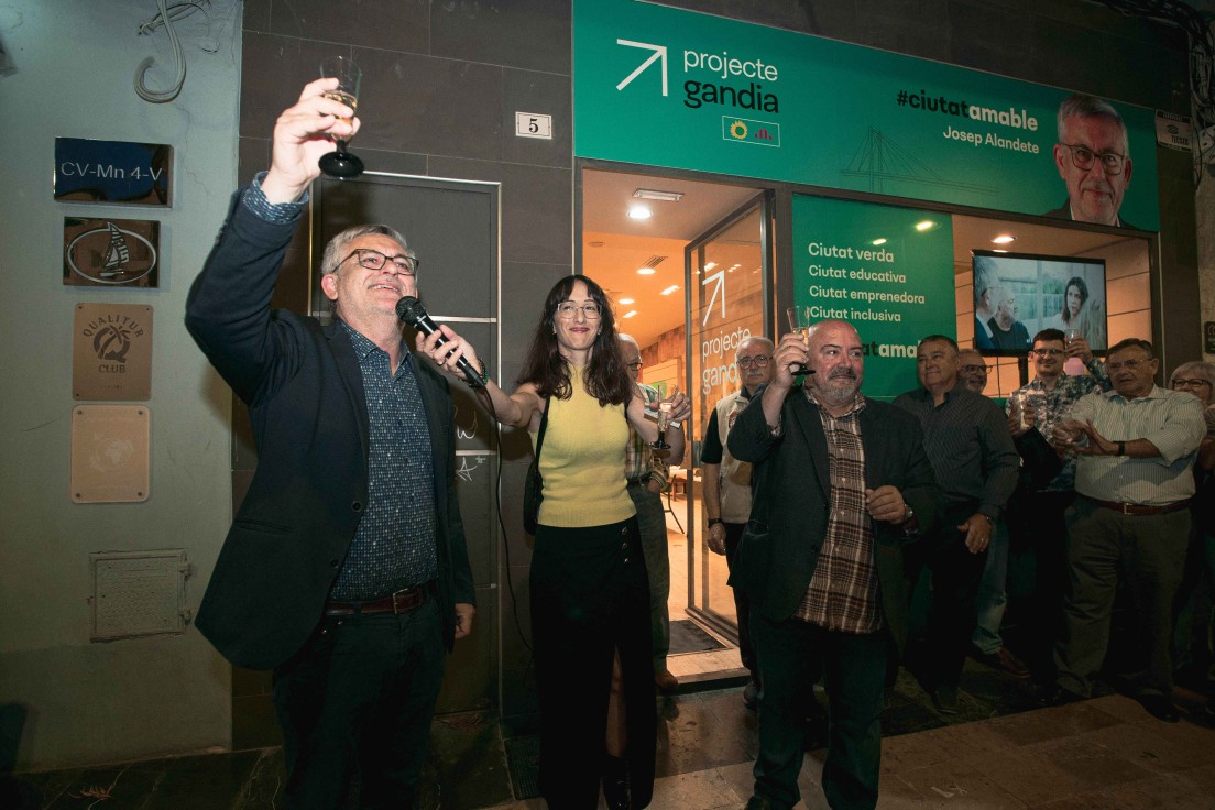 Projecte Gandia inaugura la sede electoral con éxito de asistencia y gran expectación.