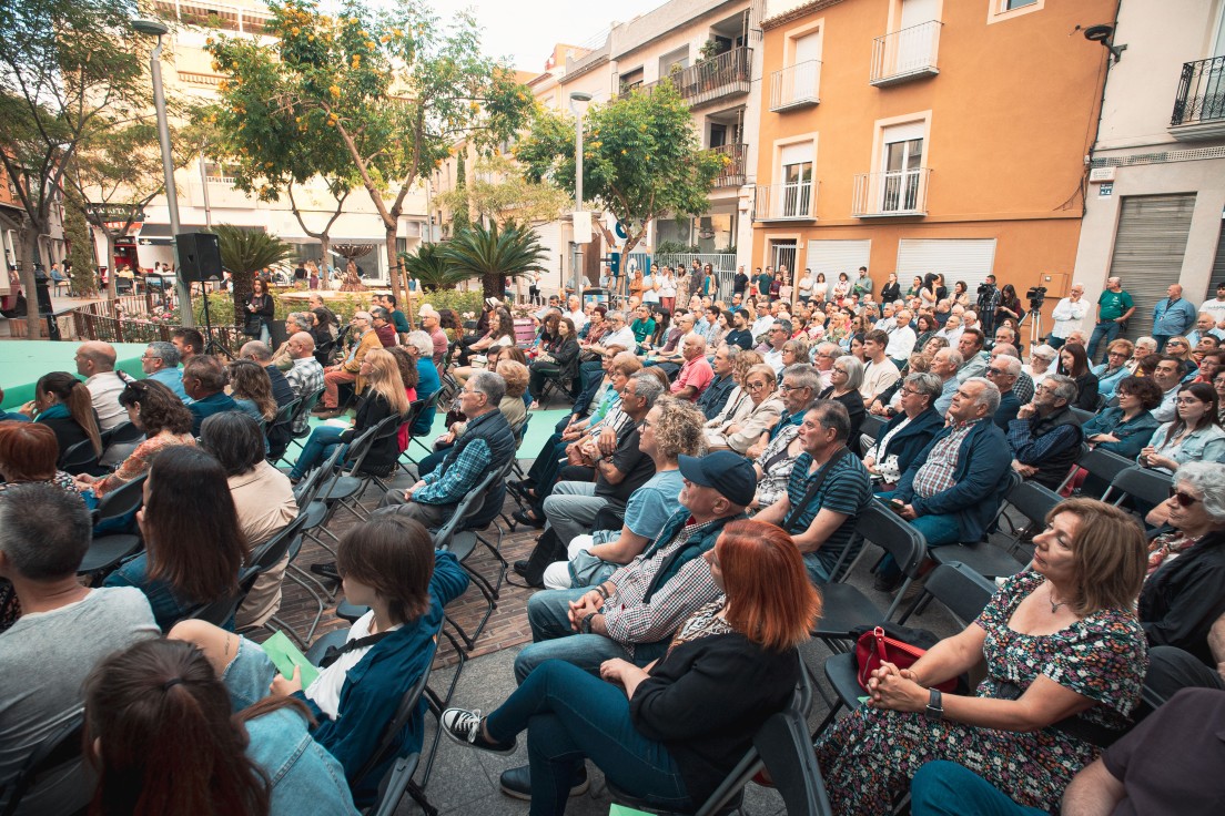 Projecte Gandia llena la plaza Loreto con cerca de 600 personas en su acto de presentación de candidatura