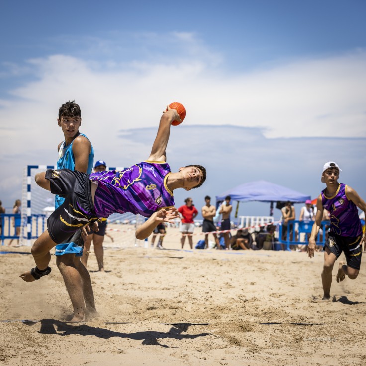 El Lleons D'arena Gandia logra un primer lugar y tres segundos puestos en la segunda jornada de La liga de Balonmano playa