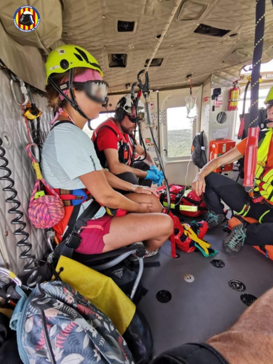 Los Bomberos rescatan a una senderista herida en Xeresa