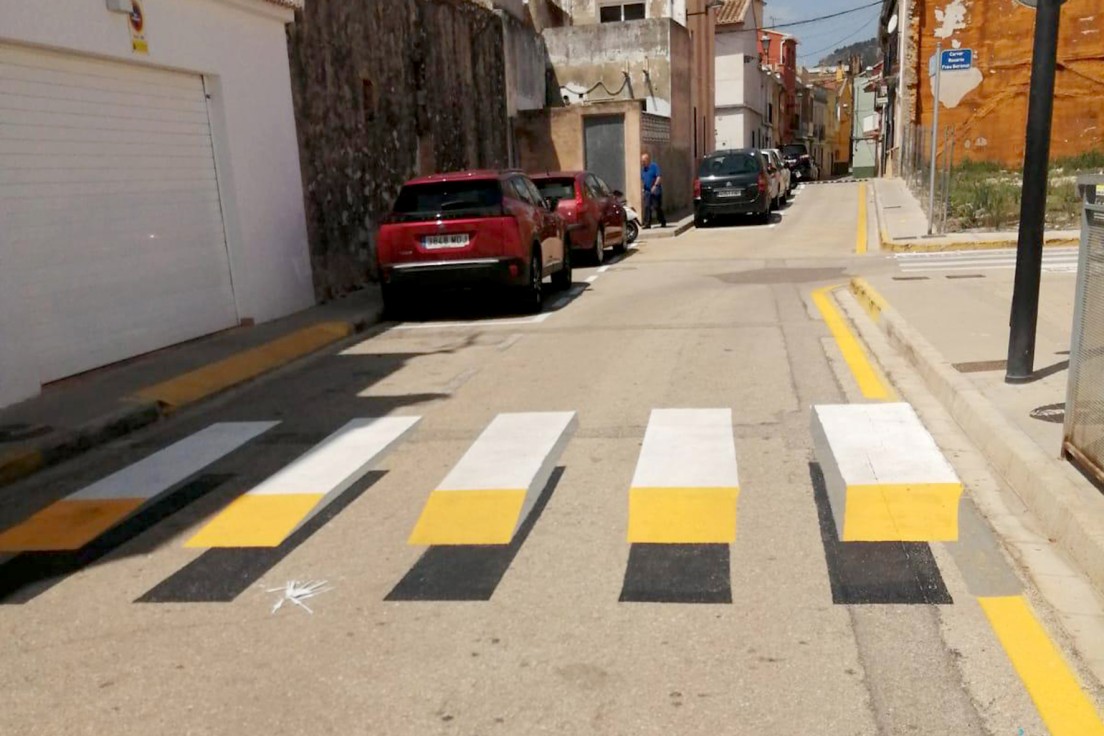 El Real de Gandia instala pasos de cebra tridimensionales