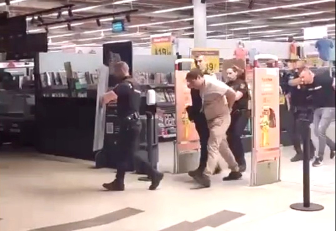 Simulacro  con múltiples víctimas en una gran superficie comercial en Gandia