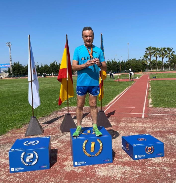 Juan Cristóbal Díaz del CA Gandia Alpesa se sube a lo más alto del podio a ritmo de marcha