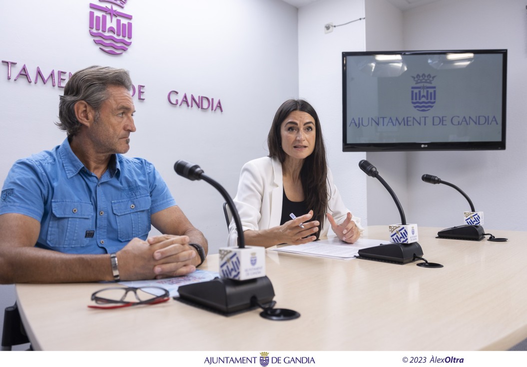Eduard Olesti y Laia Fàbregas, ganadores de los Premios Literarios Ciudad de Gandia 2023