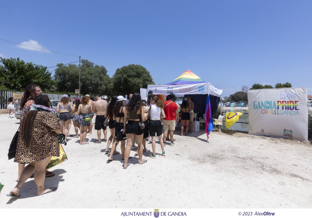 Gandia intensifica la seguridad contra la violencia de género en el Pirata Beach Fest con un Punt Violeta y un Camí Segur