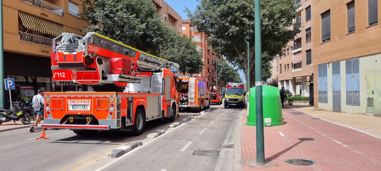 El incendio de un aparato de aire acondicionado moviliza a Policía y Bomberos de Gandia y Oliva