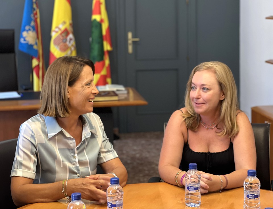 La vicepresidenta de la Diputació de València, Natàlia Enguix, se compromete a dar respuesta a las reivindicaciones de Oliva