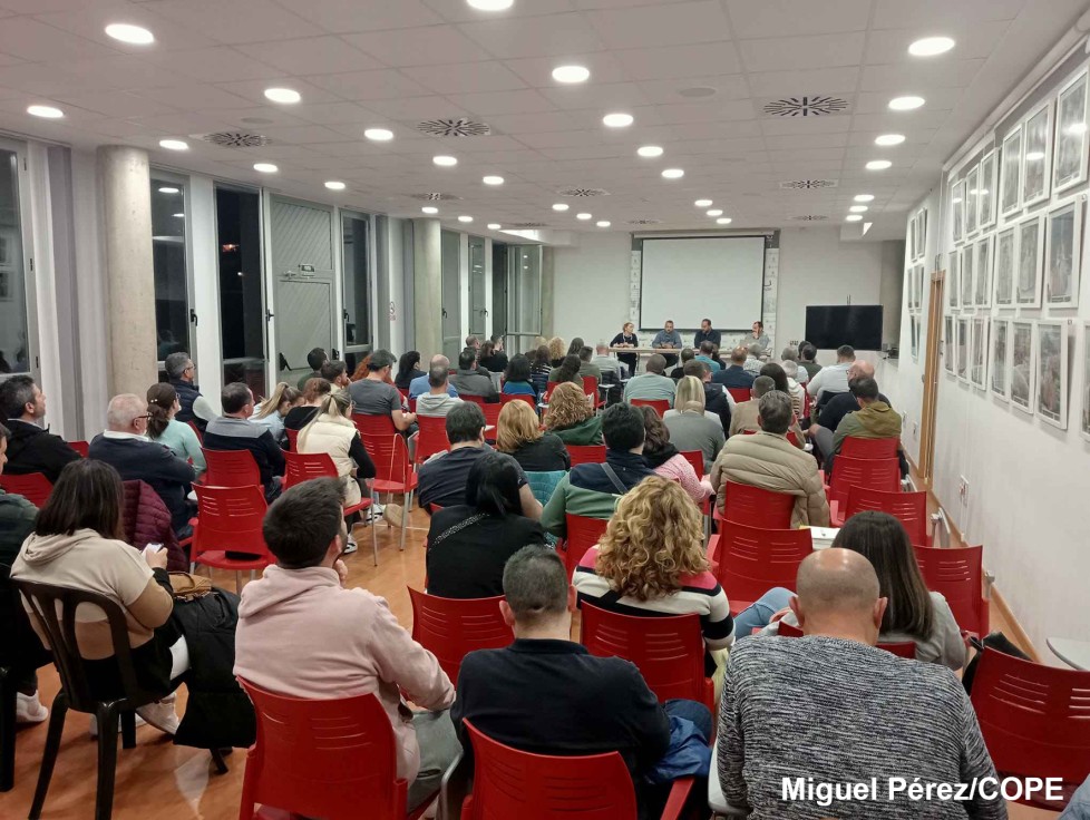 Las Fallas de Gandia acuerdan la expulsión de la Escola Pia de la Federación