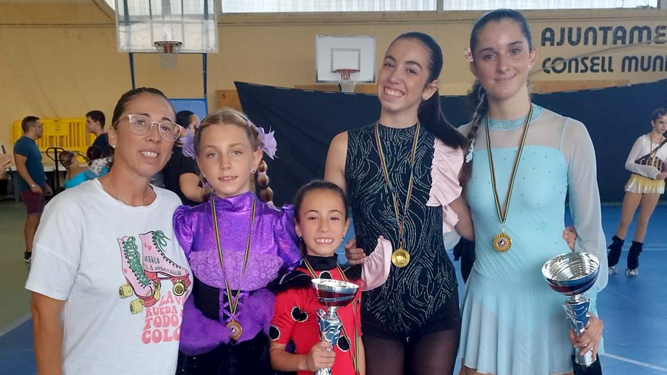 Noa Tio y Sofía Cuesta patinadoras del Gandia Hockey Club bronce y plata en el Trofeo Vila de Xeraco