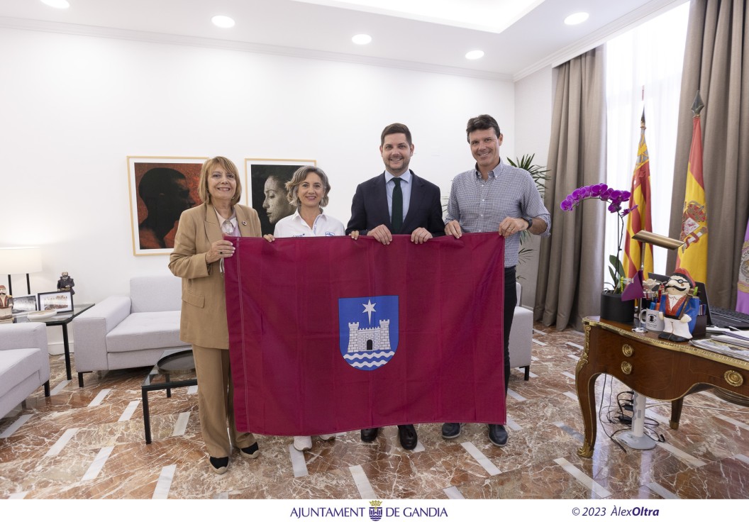 Ana Blanco Beneyto subirá la bandera de Gandia a la cima de Gorra Blanca en la Patagonia gracias al Reto Pelayo