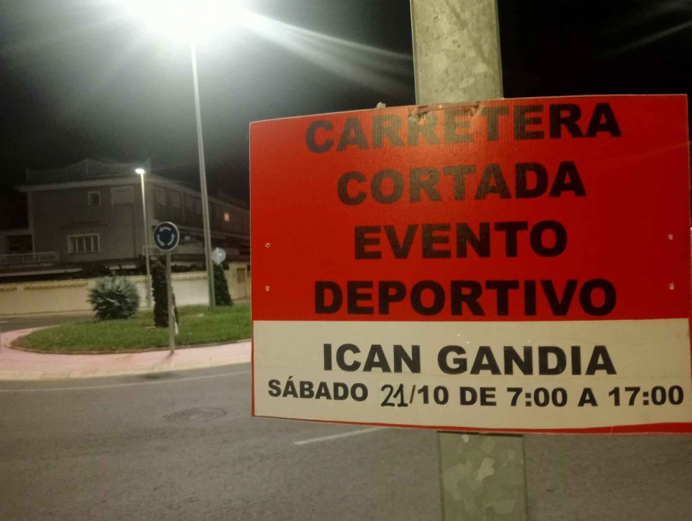 Cortada al tráfico la playa de Gandia hoy sábado por la prueba deportiva de la ICAN