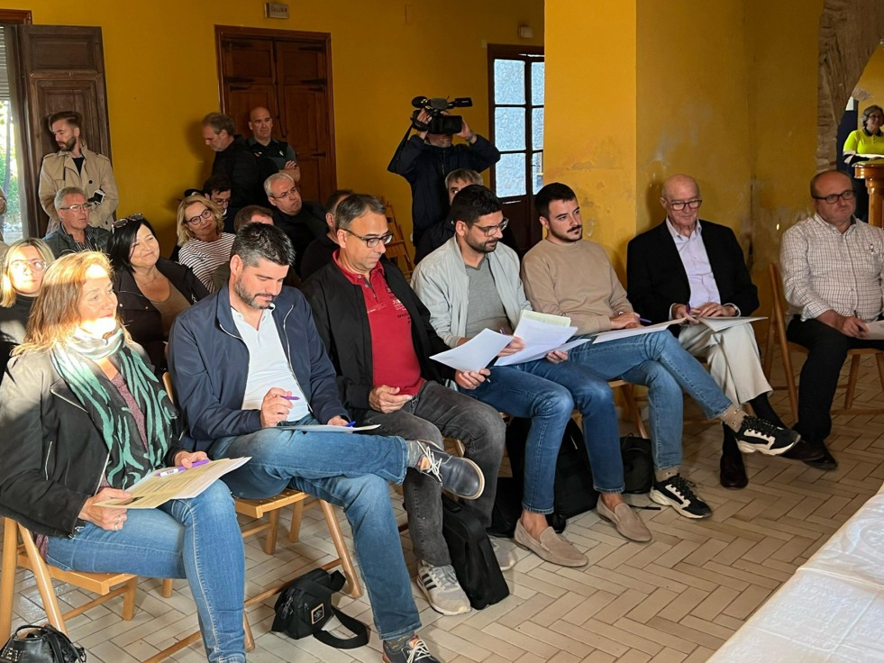 El Gobierno de España ofrecerá ayudas a los afectados por el incendio de Montixelvo tras arrasar 2.500 hectáreas