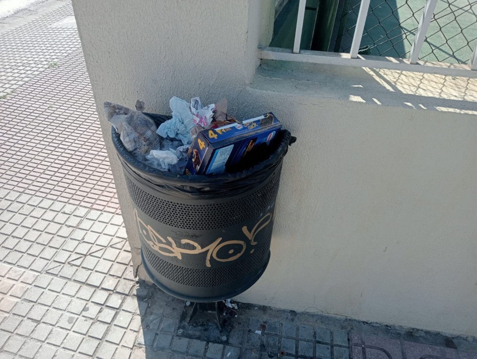 La limpieza en la playa de Gandia es solo una vez cada 7 o 10 diez días