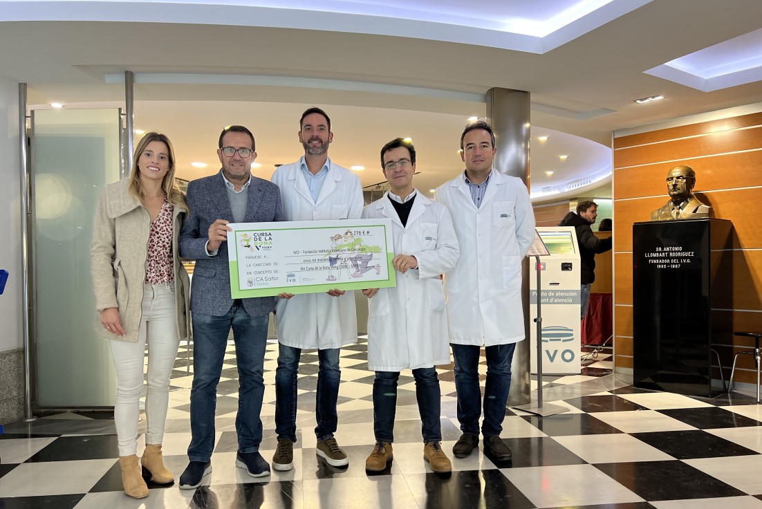 La XIV Cursa de la Dona Vicky Foods entrega el dinero recaudado a la investigación del cáncer de mama metastásico
