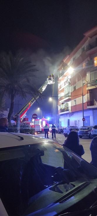 Tres perros mueren en un incendio en una vivienda del Grau de Gandia