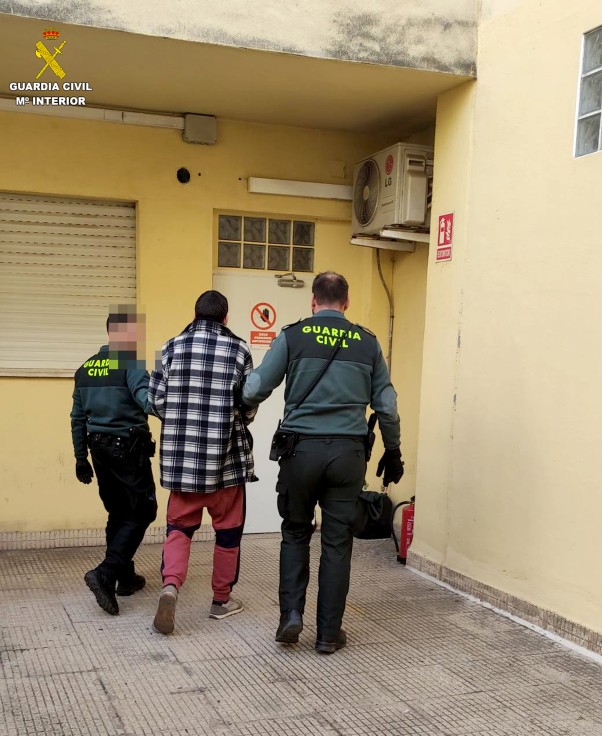 Detenidos los ladrones del robo de cable del alumbrado público de La Font, Bellreguard, Miramar y Daimús