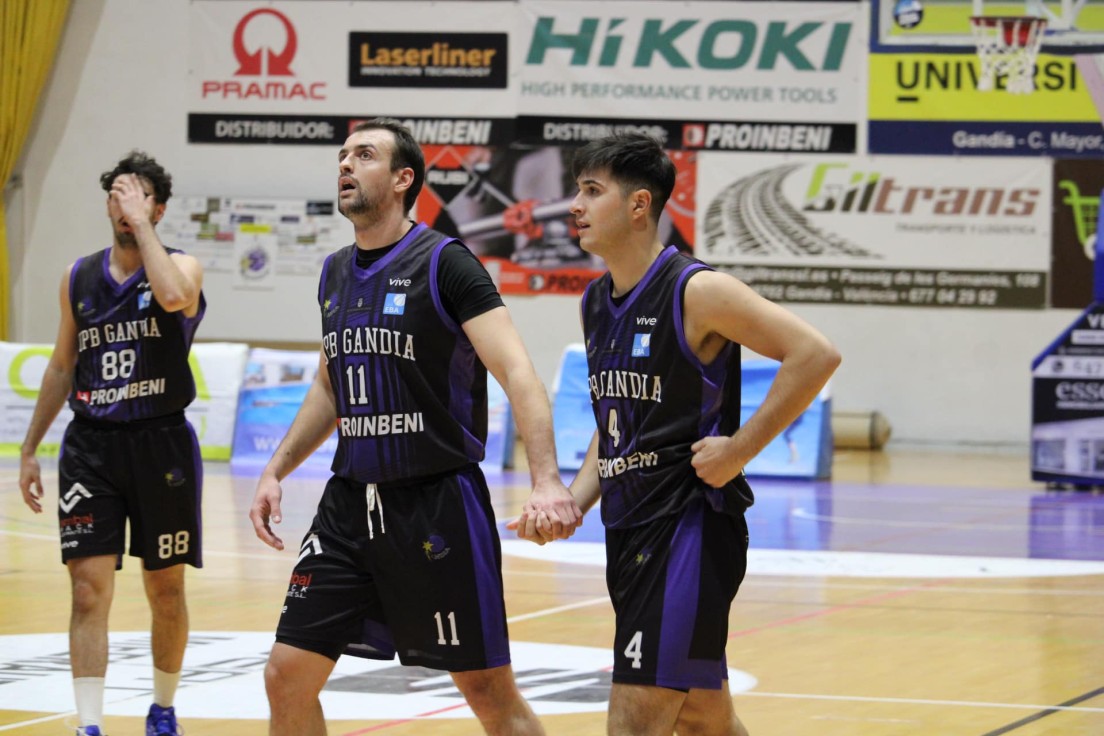 Victoria para el Units Pel Bàsquet Gandia en el primer partido del año
