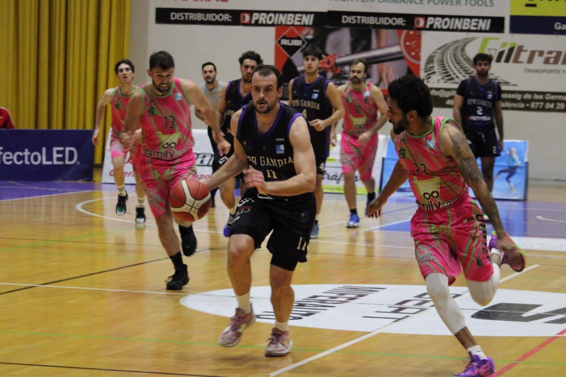 Partido histórico para el Proinbeni Units pel Bàsquet Gandia
