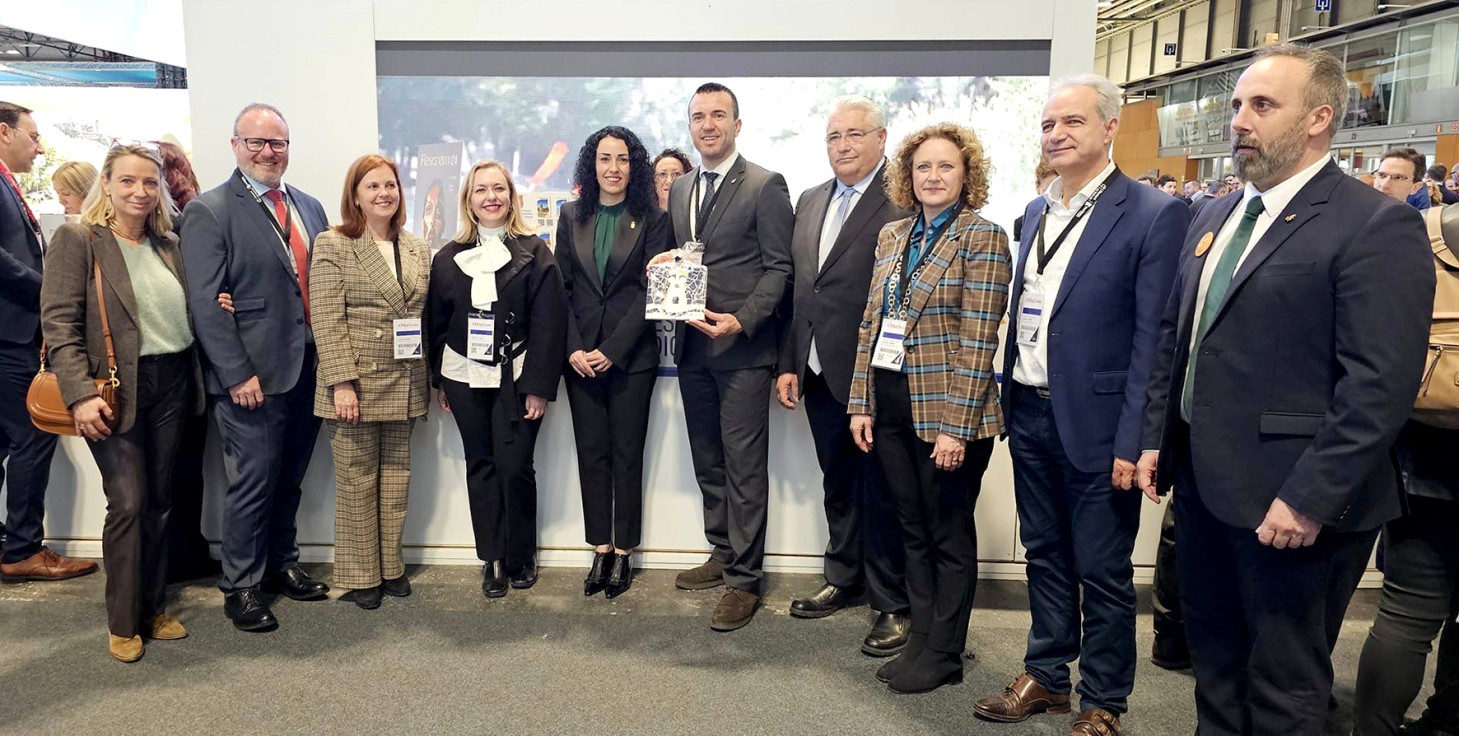 Tavernes de la Valldigna vive su primera jornada de Fitur 2024 con visitas institucionales de autoridades