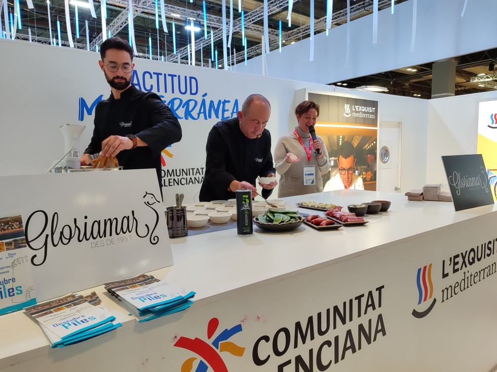 Piles pone en valor su gastronomía en Fitur con las judías de la peladilla