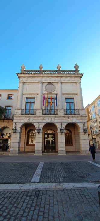 El simbolisme del bon govern en la façana de l'ajuntament de Gandia