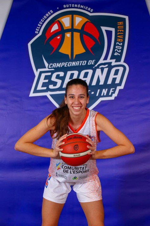 La jugadora gandiense, Gabriela Lerma, en el campeonato de España Cadete de baloncesto femenino