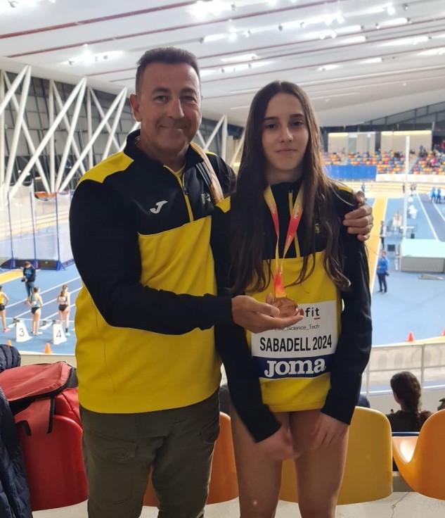 Dos medallas para el CA Safor Teika en el Campeonato de España Juvenil en Pista Cubierta