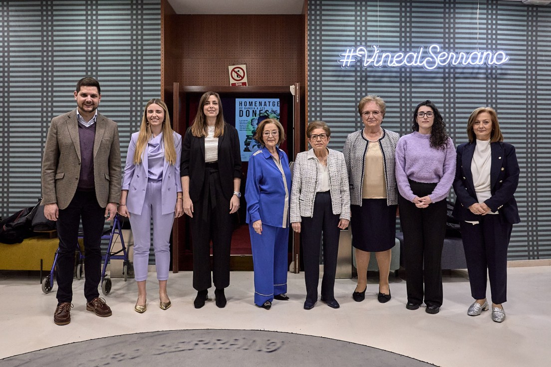 Gandia homenajea a las Mujeres en un acto donde reconoce la trayectoria y tarea de siete de ellas