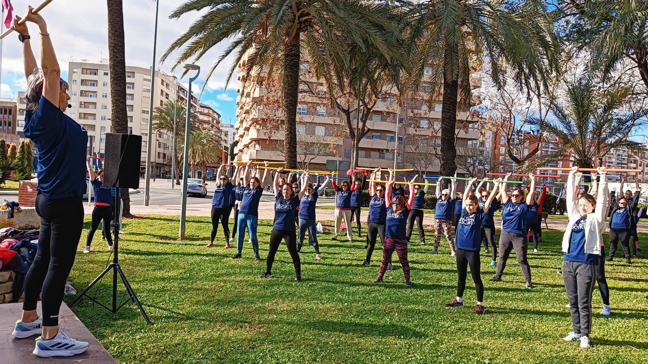 Los entrenamientos gratuitos de la Cursa de la Dona Vicky Foods de Gandia ya han empezado