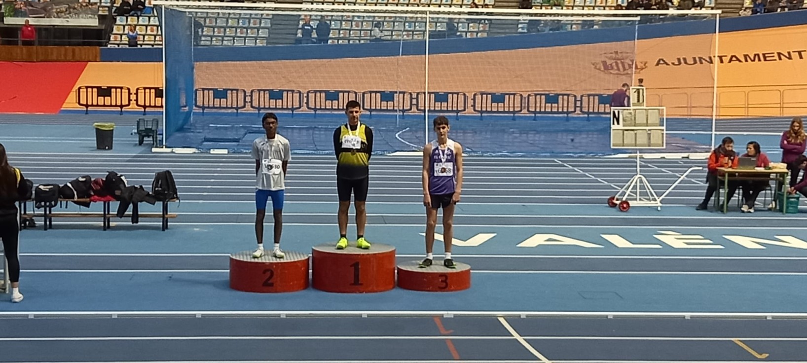 Jordi Bertó bronce en el autonómico s14 de pista cubierta