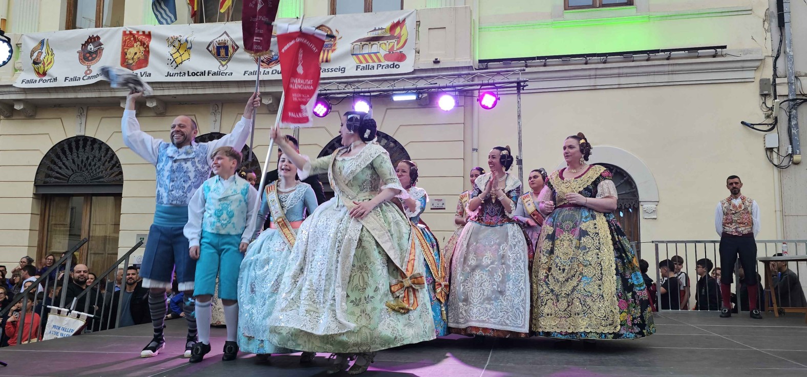 Passeig y Prado, las mejores fallas mayor e infantil de Tavernes de la Valldigna