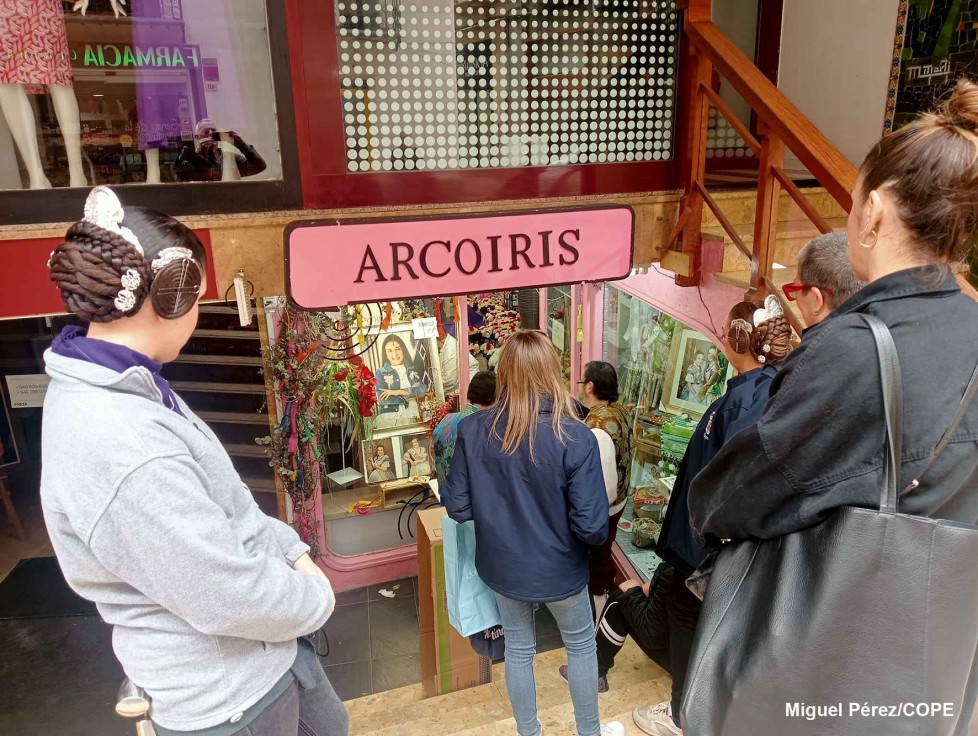 Día de ajetreo hoy en las floristerías: aquí tienes el programa de la ofrenda en Gandia