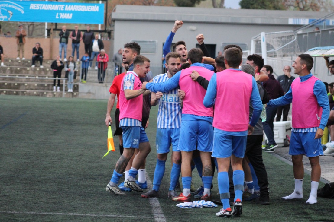 El CF Gandia vuelve a ganar ante su afición en un choque intenso (1-0)